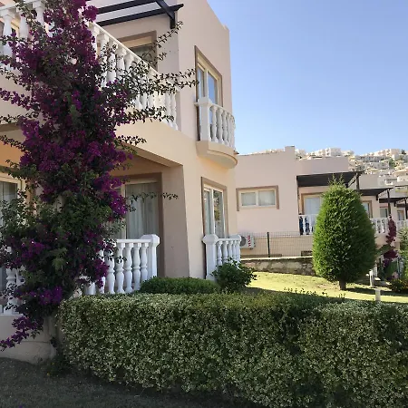 Bav Turquoise 2+1 Bahce Kati بوغازيتْشي
